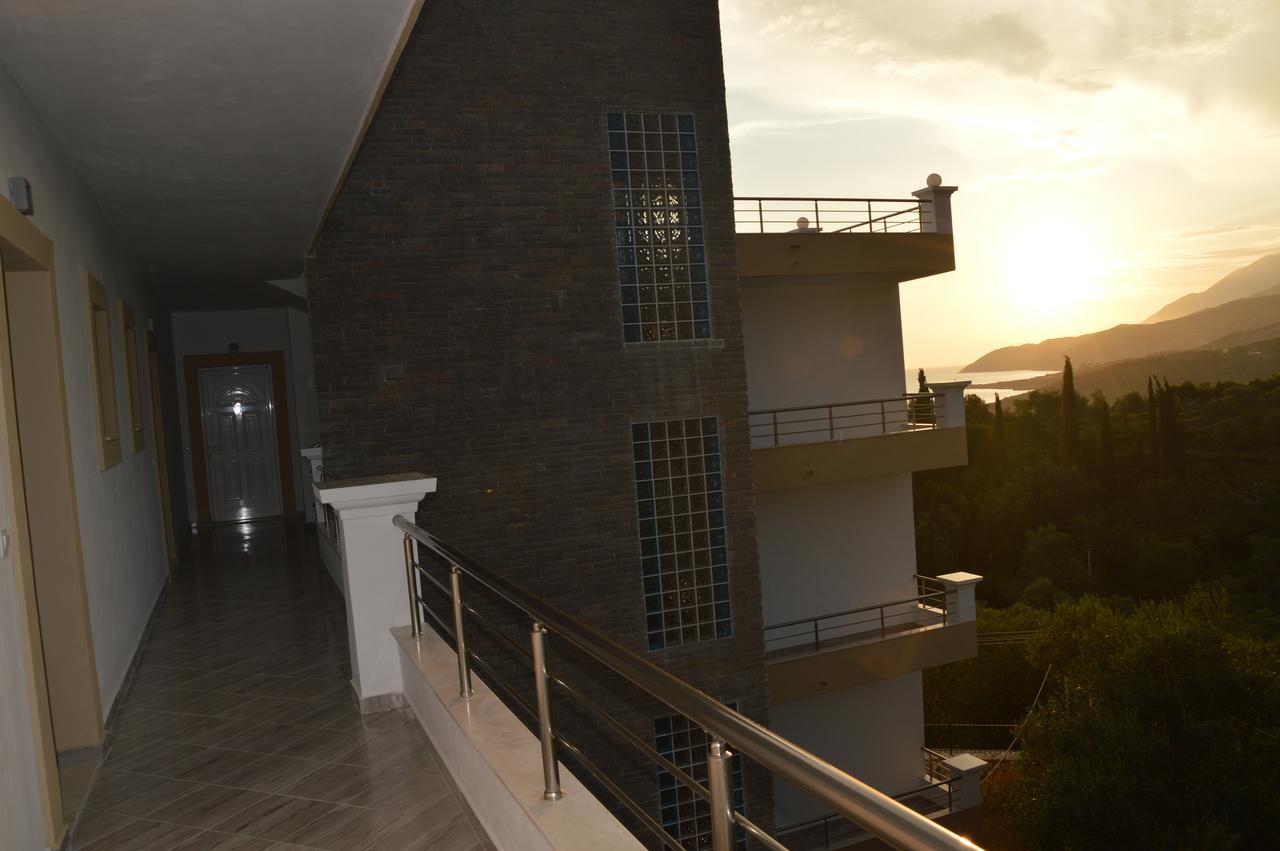 Mihalis Apartment Himare