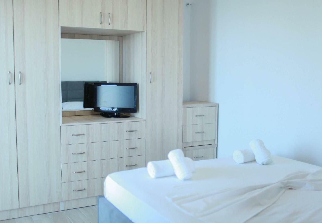 Apartment Mihalis Himare